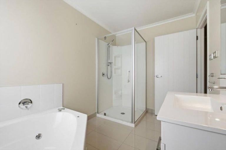 Photo of property in 82 Golden Sands Drive, Papamoa Beach, Papamoa, 3118