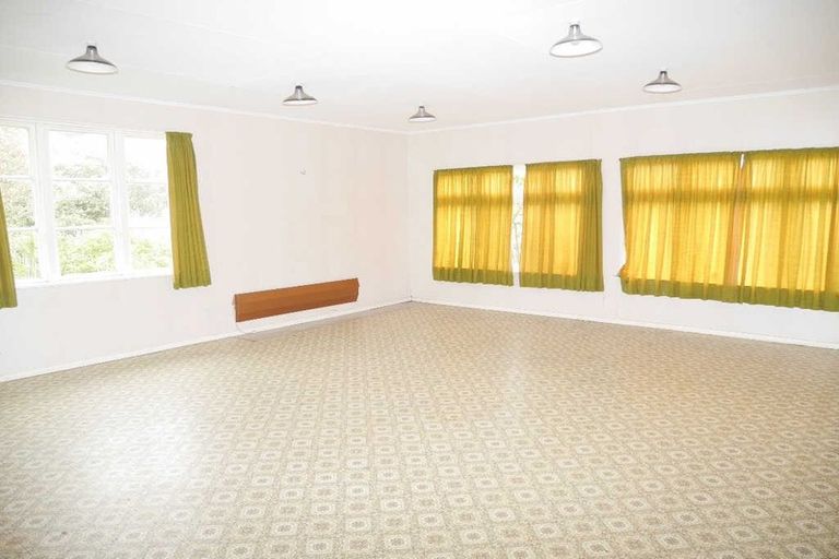 Photo of property in 10 Rangiuru Road, Otaki Beach, Otaki, 5512