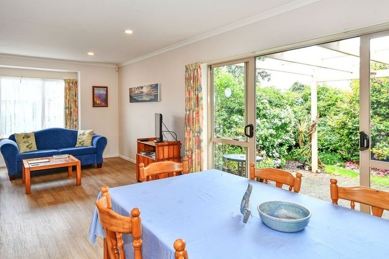 Photo of property in 46 Blackwood Drive, Wattle Downs, Auckland, 2103