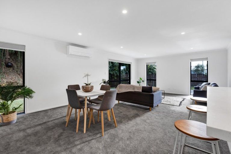 Photo of property in 10a Winstone Place, Highlands Park, New Plymouth, 4312