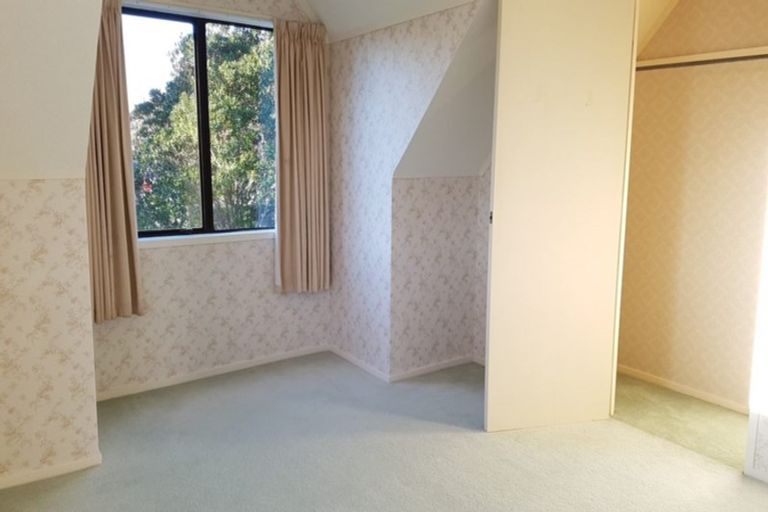 Photo of property in 28 Sunward Rise, Glenfield, Auckland, 0629