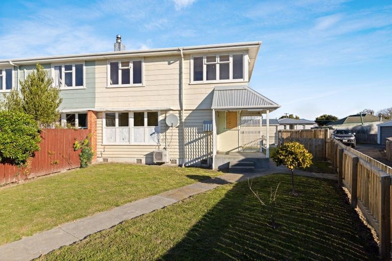 Photo of property in 8-10 Dix Crescent, Riversdale, Blenheim, 7201