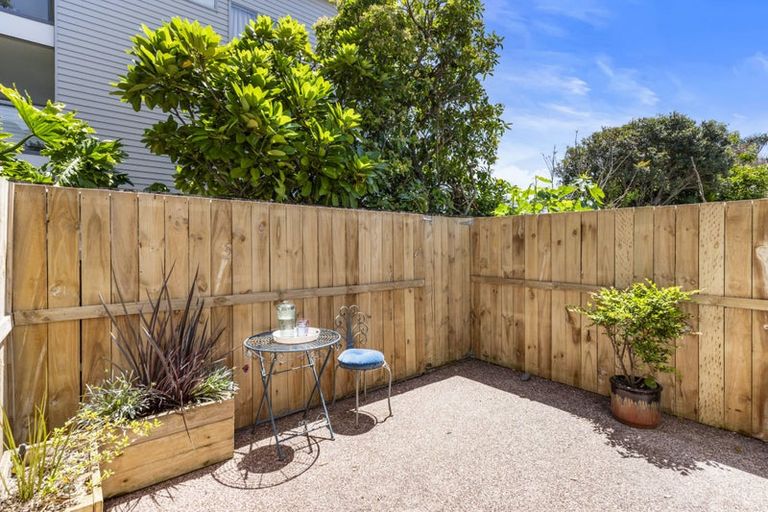 Photo of property in 2/25 Inverness Road, Browns Bay, Auckland, 0630