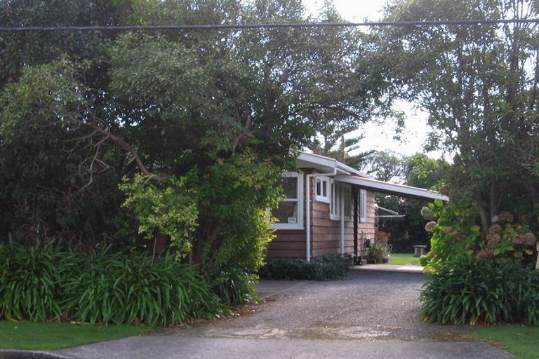 Photo of property in 5 Puriri Road, Waikanae, 5036