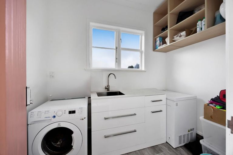 Photo of property in 18 Stanners Street, Eltham, 4322