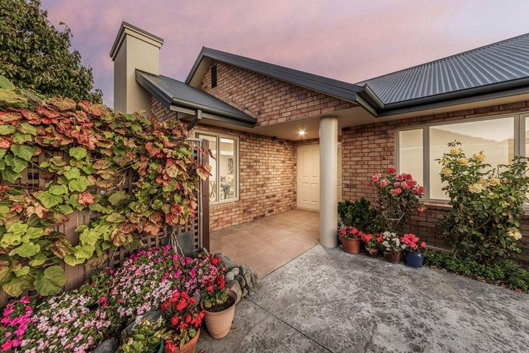 Photo of property in 15 Solway Avenue, Ilam, Christchurch, 8041