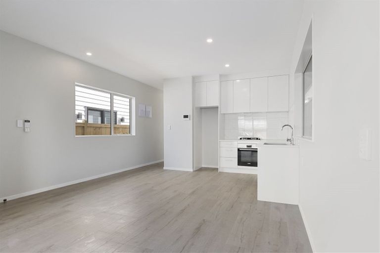 Photo of property in 27 Matakohe Road, Westgate, Auckland, 0814