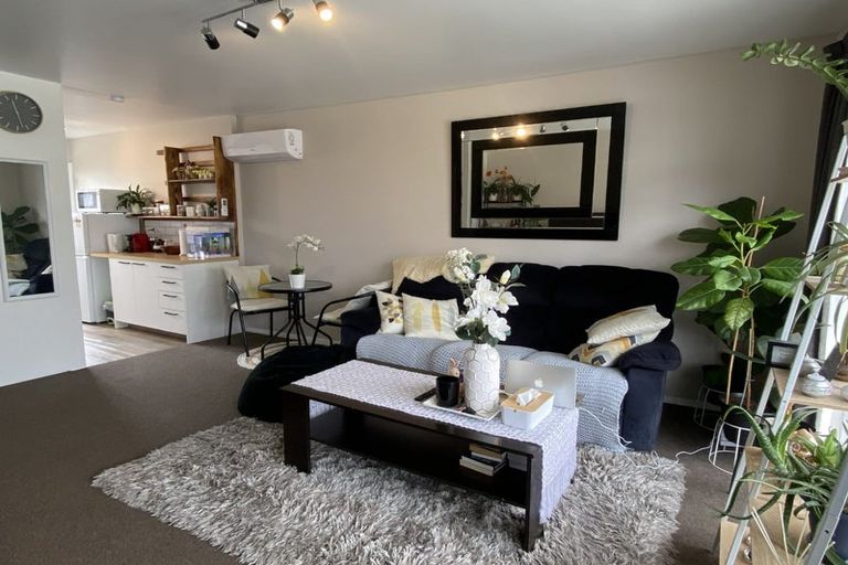 Photo of property in 2/12 North Avon Road, Richmond, Christchurch, 8013