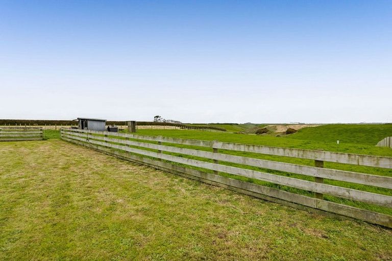 Photo of property in 253 Mawhitiwhiti Road, Normanby, Hawera, 4675