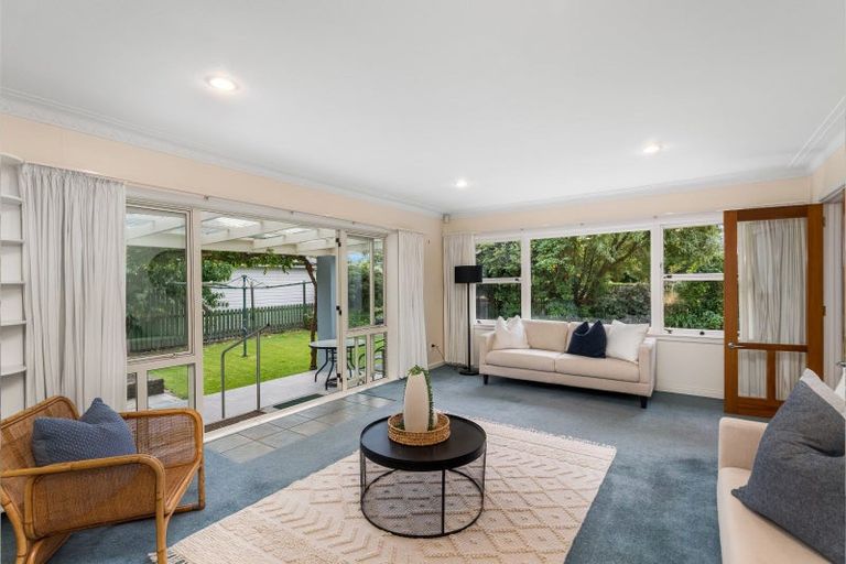 Photo of property in 57 Crofton Road, Harewood, Christchurch, 8051