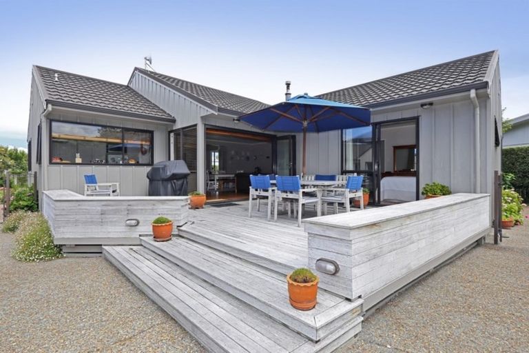 Photo of property in 18 Airini Road, Waimarama, Havelock North, 4294