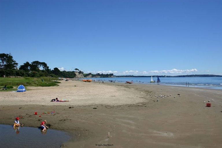 Photo of property in 2/177 Browns Bay Road, Browns Bay, Auckland, 0630