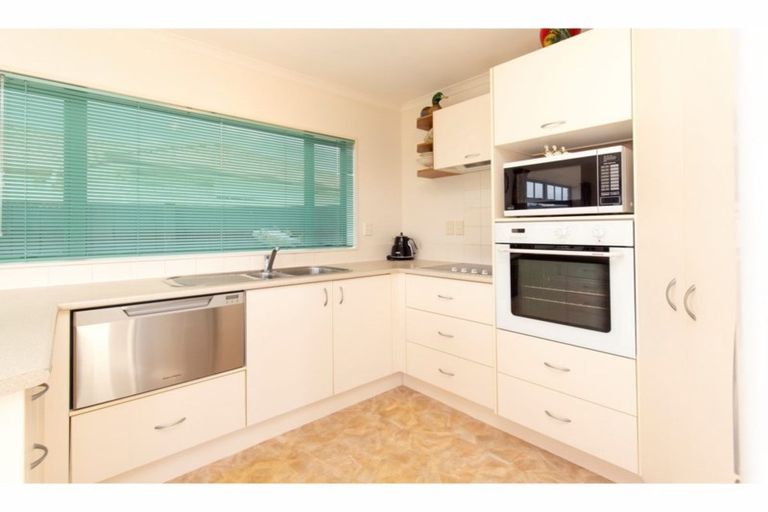 Photo of property in 87a Elan Place, Stanmore Bay, Whangaparaoa, 0932