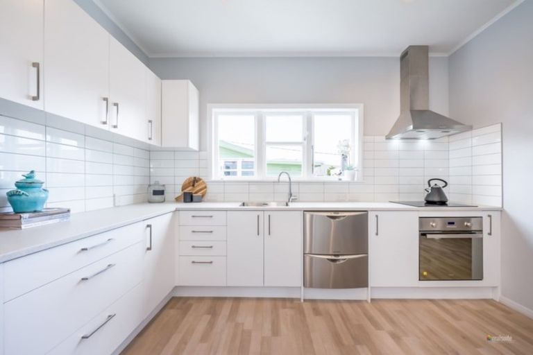 Photo of property in 7 East Street, Petone, Lower Hutt, 5012