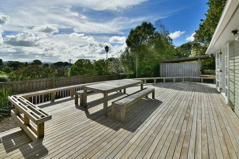 Photo of property in 25 Downer Street, Helensville, 0800
