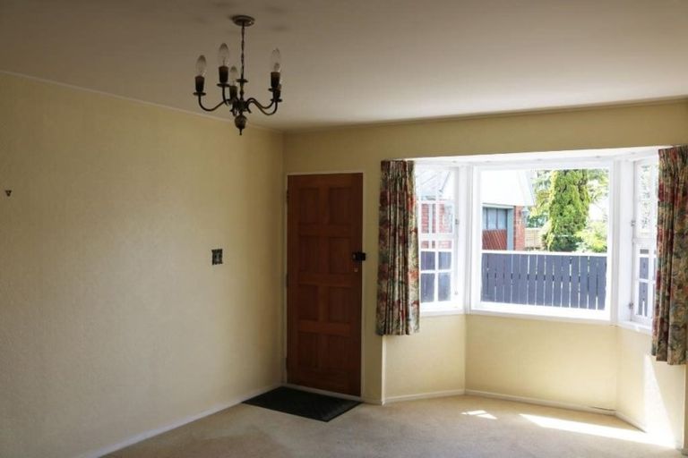 Photo of property in 2/53 Ludlam Crescent, Woburn, Lower Hutt, 5010