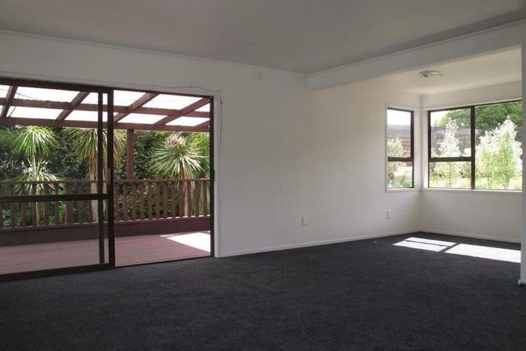 Photo of property in 32 Glencourt Place, Glenfield, Auckland, 0629