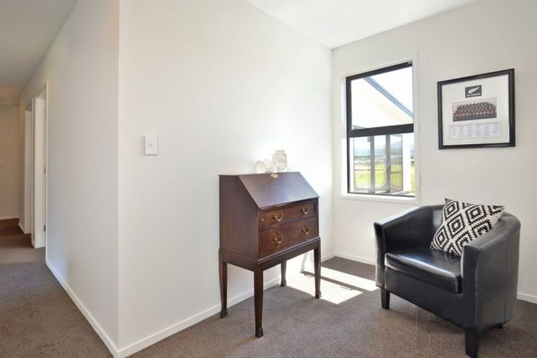 Photo of property in 23 Mill Grove, Clareville, Carterton, 5713