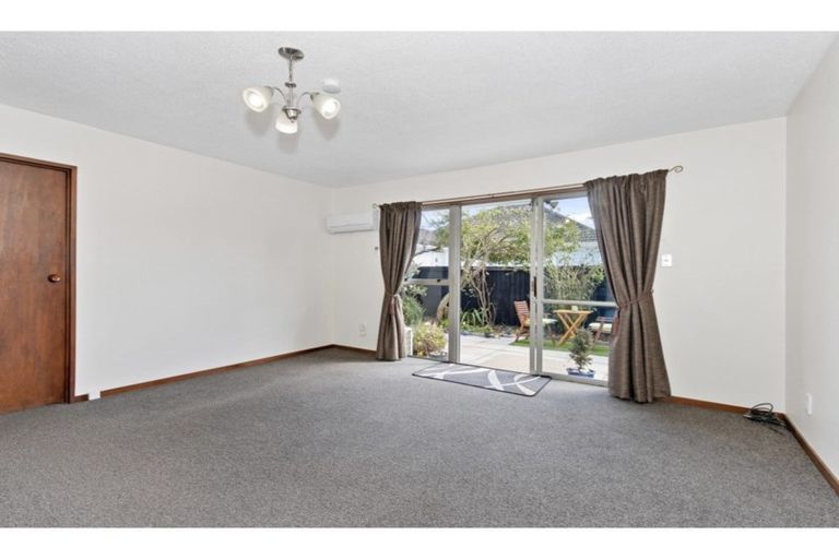 Photo of property in 2/30 Garvins Road, Hornby, Christchurch, 8042