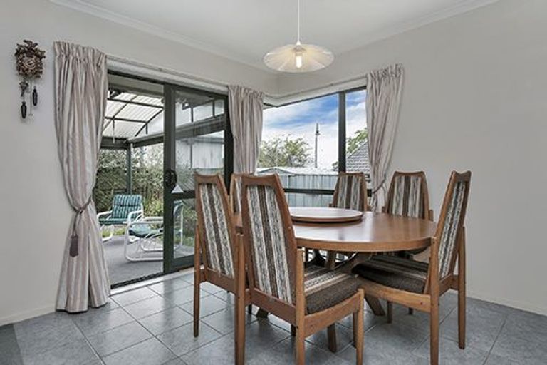 Photo of property in 4 Rush Creek Drive, Westgate, Auckland, 0614
