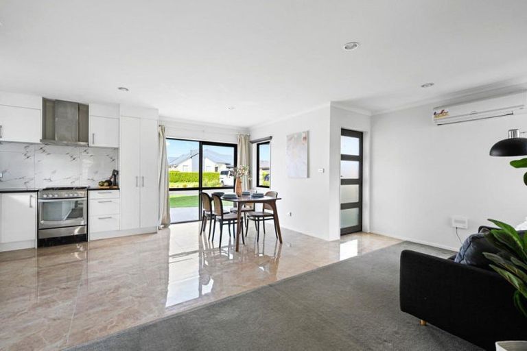 Photo of property in 2 Capricorn Place, Rototuna North, Hamilton, 3210