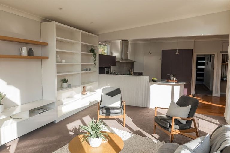 Photo of property in 35 Pukatea Street, Eastbourne, Lower Hutt, 5013