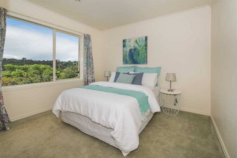 Photo of property in 22 Dene Court Lane, Greenhithe, Auckland, 0632