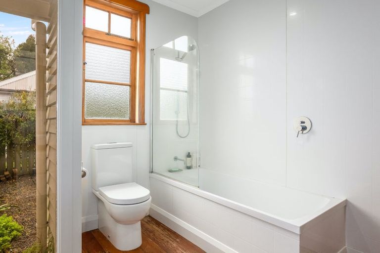 Photo of property in 17 Fitzherbert Street, Alicetown, Lower Hutt, 5010