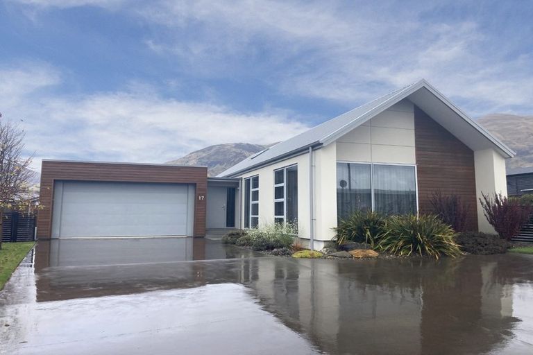 Photo of property in 17 Daniels Terrace, Wanaka, 9305