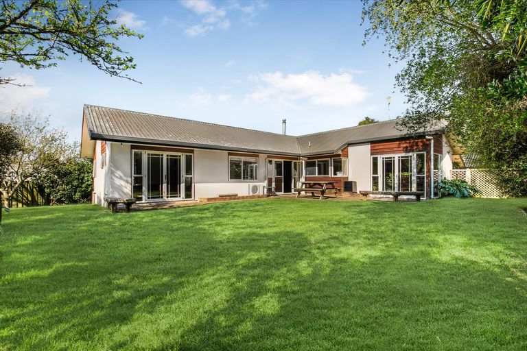 Photo of property in 61 Carnoustie Drive, Wattle Downs, Auckland, 2103