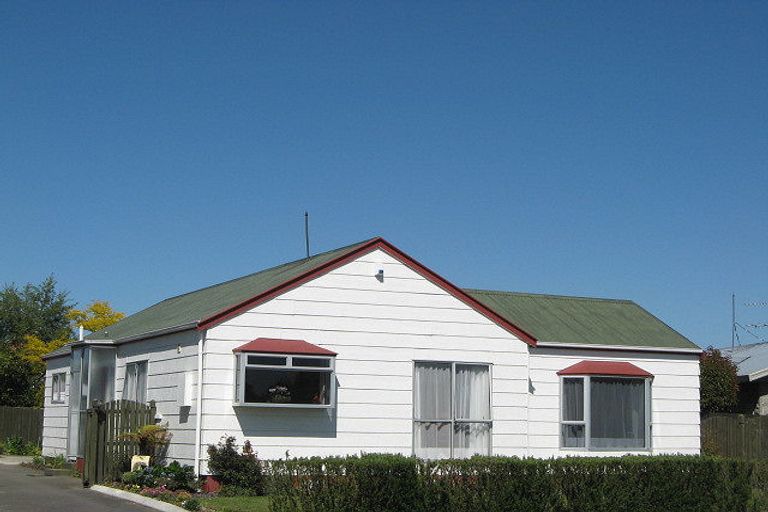 Photo of property in 54 Solomon Avenue, Redwood, Christchurch, 8051