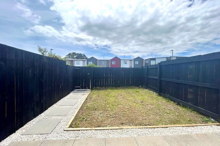 Photo of property in 19 Artistry Lane, Papakura, 2110