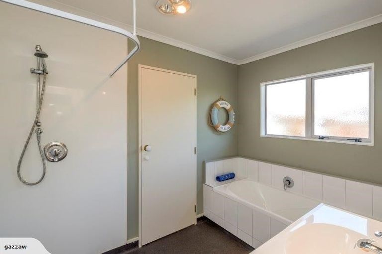 Photo of property in 3 Norna Grove, Waikawa Beach, Levin, 5573