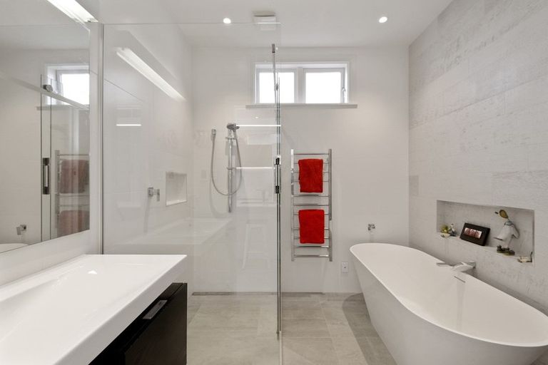 Photo of property in 132 Bristol Street, St Albans, Christchurch, 8014