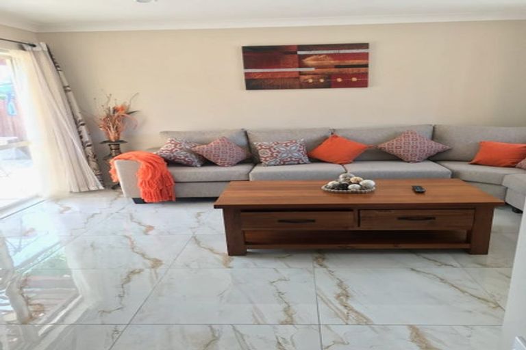 Photo of property in 100 Westerham Drive, Dannemora, Auckland, 2016