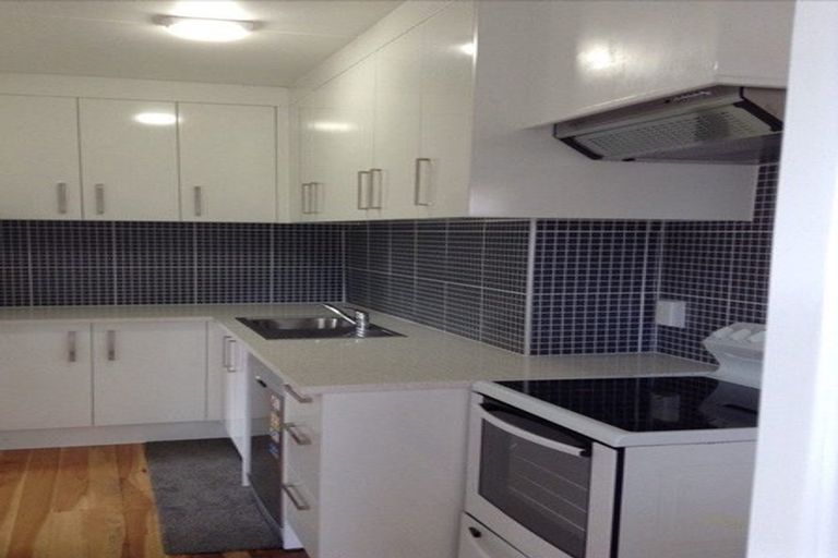 Photo of property in 52 Evans Road, Glen Eden, Auckland, 0602