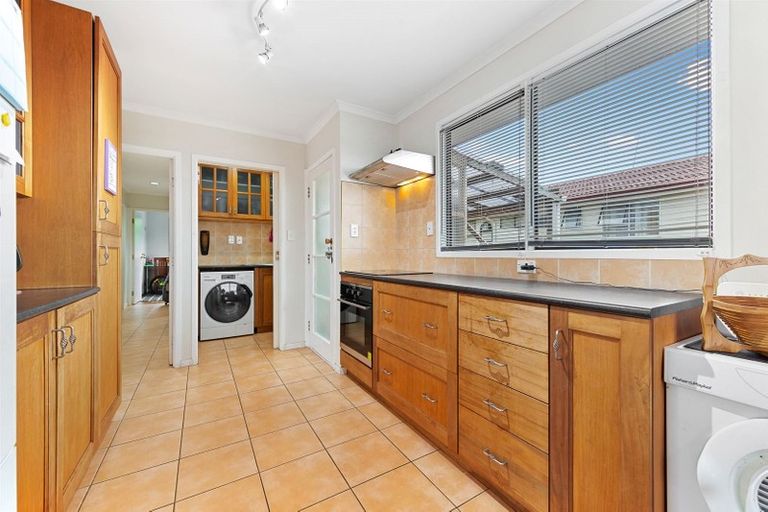 Photo of property in 29 Lewisham Street, Highland Park, Auckland, 2010