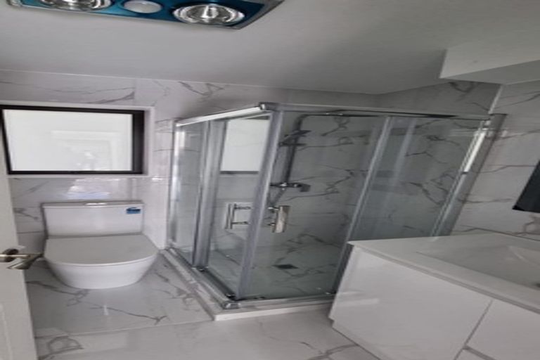 Photo of property in 425f Great South Road, Opaheke, Papakura, 2113