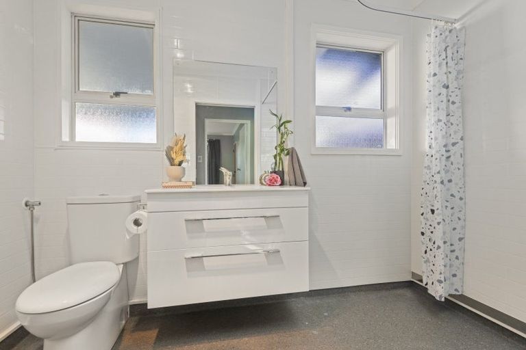 Photo of property in 17 Wyndham Street, Awapuni, Palmerston North, 4412