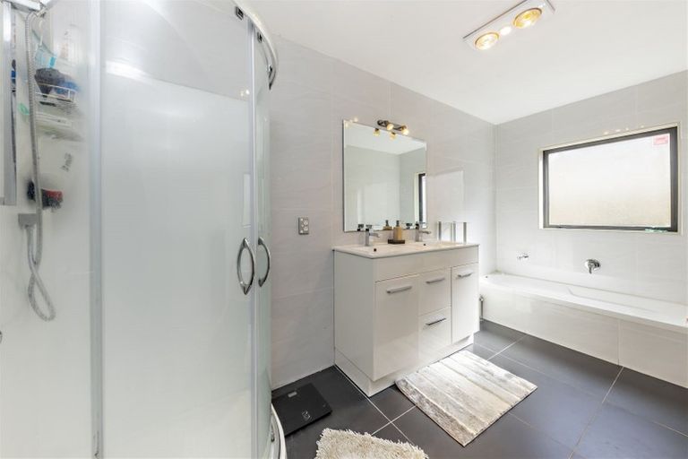 Photo of property in 11 Arthur Carwen Place, Pukekohe, 2120