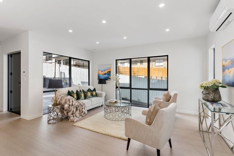 Photo of property in 17b Kathleen Street, Totara Vale, Auckland, 0627