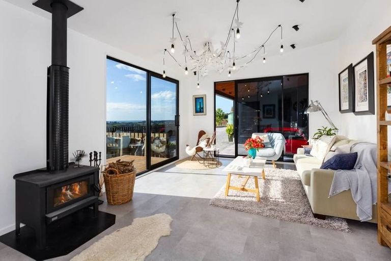 Photo of property in 221 Huia Street, Waikanae, 5391