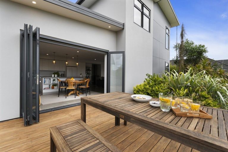 Photo of property in 67 Ruapehu Drive, Fitzherbert, Palmerston North, 4410