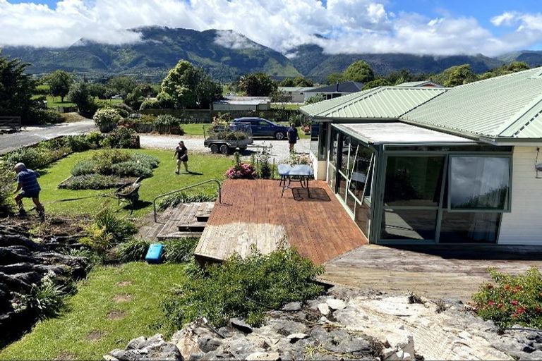 Photo of property in 105a Abel Tasman Drive, Takaka, 7183