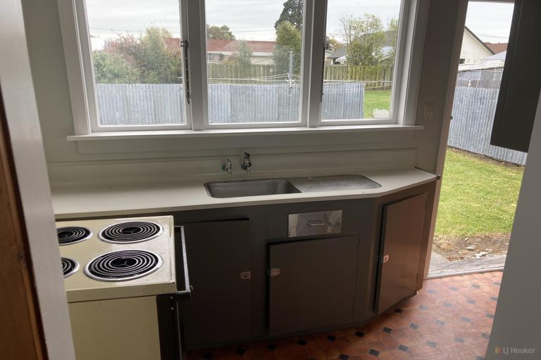 Photo of property in 6-6a Timaru Road, Waimate, 7924