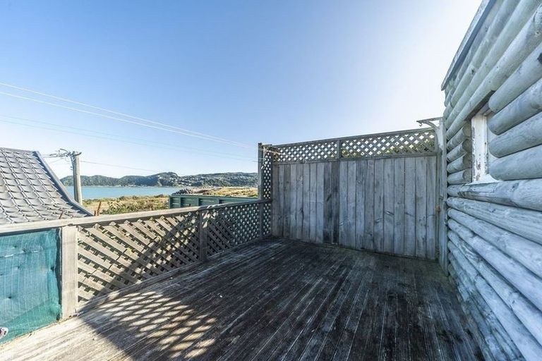 Photo of property in 33 Moa Point Road, Moa Point, Wellington, 6022