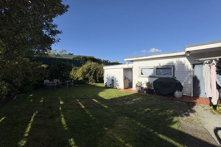 Photo of property in 17 Bedford Grove, Kelson, Lower Hutt, 5010