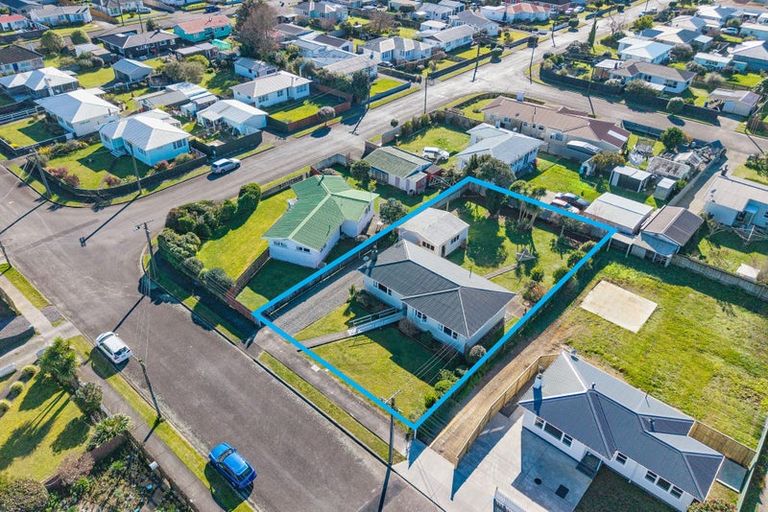 Photo of property in 27 Bledisloe Street, Levin, 5510