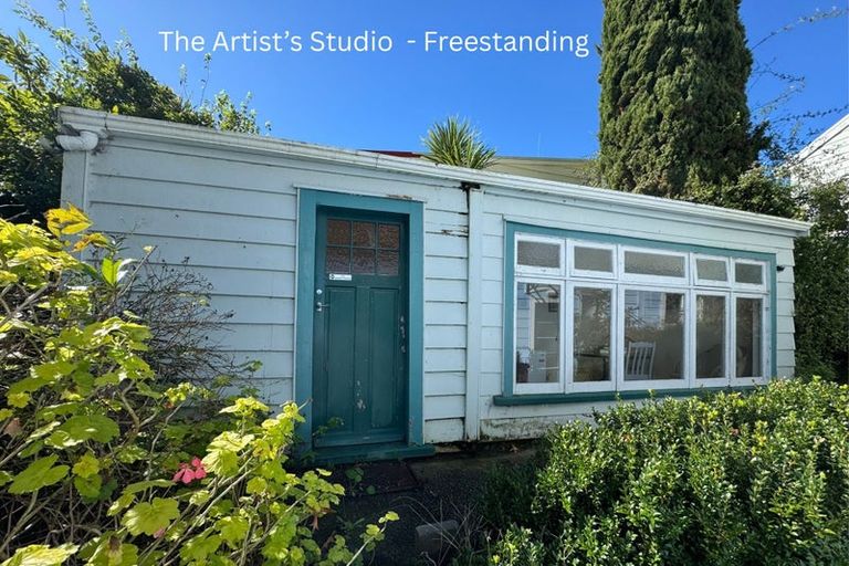 Photo of property in Saddlery Cottage, 3245 Paparoa-oakleigh Road, Paparoa, 0571