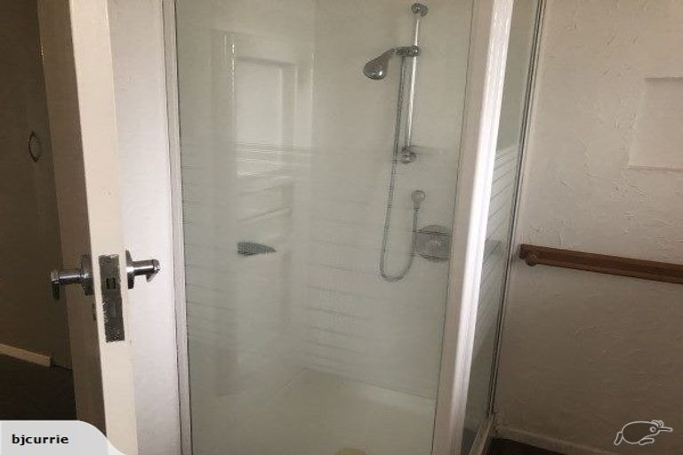 Photo of property in 15a Limbrick Street, Terrace End, Palmerston North, 4410